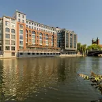 Beauty And Smart City-Apartment
