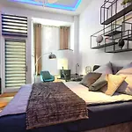 Beauty And Smart City-Apartment