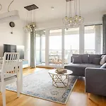Hj 18 By Rockchair Apartments L Superhost Status L Super Flat, 2 Bedrooms 2 Bathrooms Balcony Elevator Welcomes You!