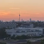 Skyline Loft Im Neukoellner Kiez - 90Qm