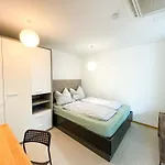 Top-Wohnung Fuer Gruppen 15 Min Zum Alex Parken