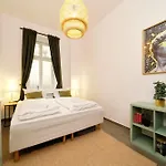 Staywell - Urban Stay X-Berg Grand Loft