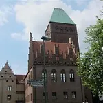 Voltaire Apartments