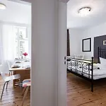 Elegantes 2-Zimmer-Apartment Im Kiez Von Prenzlauer Berg