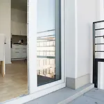 Sc 01 By Rockchair Apartments L Superhost Status L 2 Bedrooms Boxspringbeds Balcony Elevator - Cozy Family & Business Flair Welcomes You!