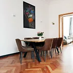 Katz By Rockchair Apartments L Superhost Status L 3 Bedrooms Boxspringbeds 2 Bathrooms In City Center - Cozy Family & Business Flair Welcomes You!