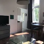 Zentral Und Ruhig Naehe Ku\'Damm!