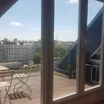 Helle Dachgeschosswohnung Fuer 8 Personen In Zentraler Lage