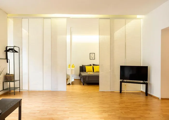 Cosy 2 Bedroom Apartment For 8 In Berlin Neukoelln