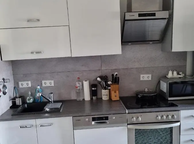 Modern Urban Apartment In Berlin West Wilmersdorf