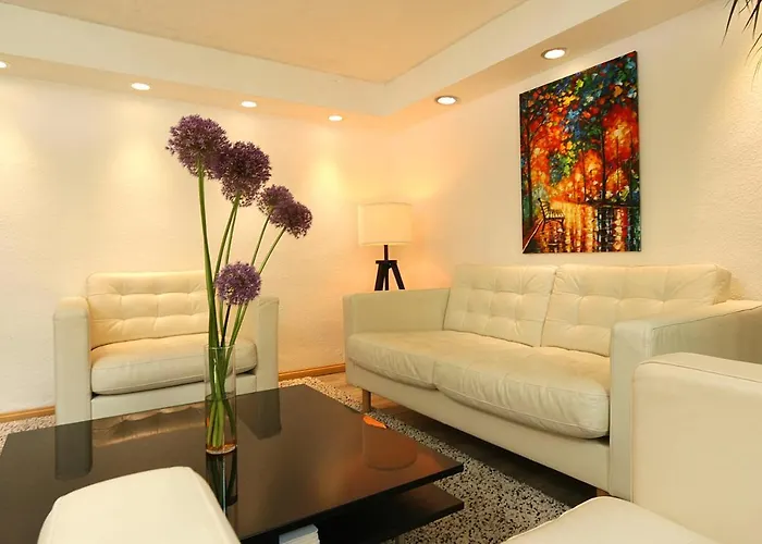 Cozy Souterrain-Half-Basement-Apartment Included 2 Bicycles