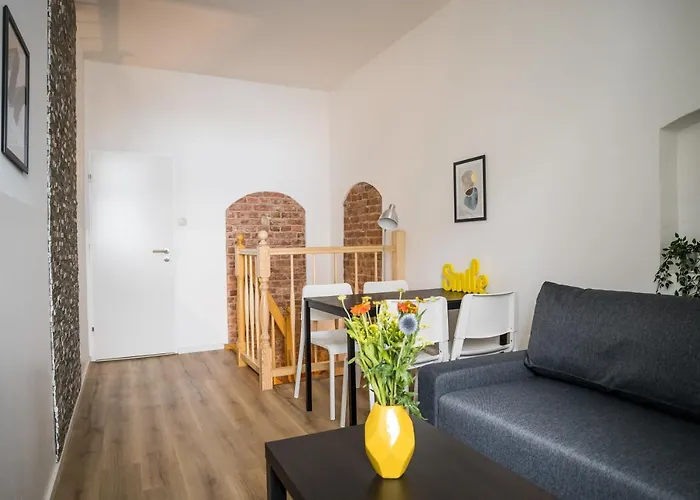 Spacious Apartment In Berlin Mitte For 6