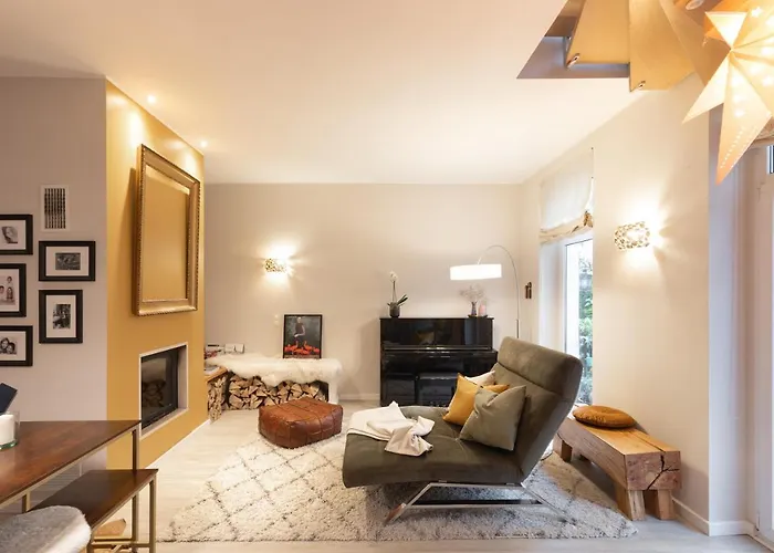 Luxury Townhouse With Garden - A Central Oasis