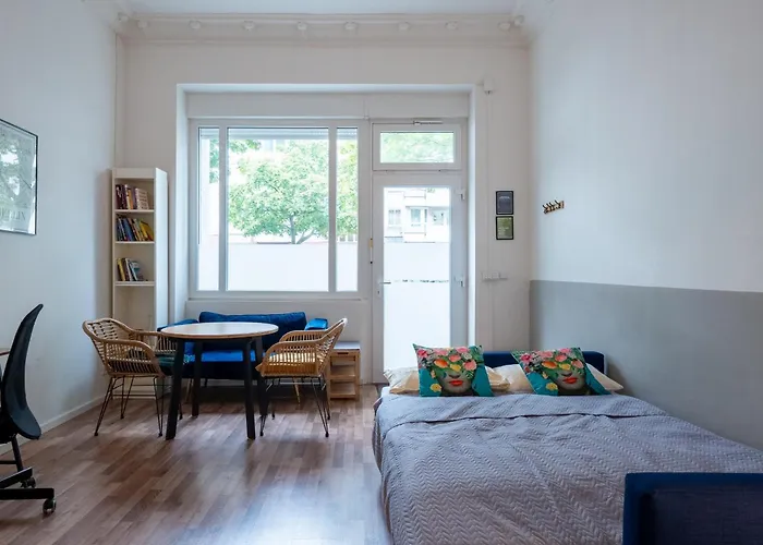 Modern, Central Flat With Workspace