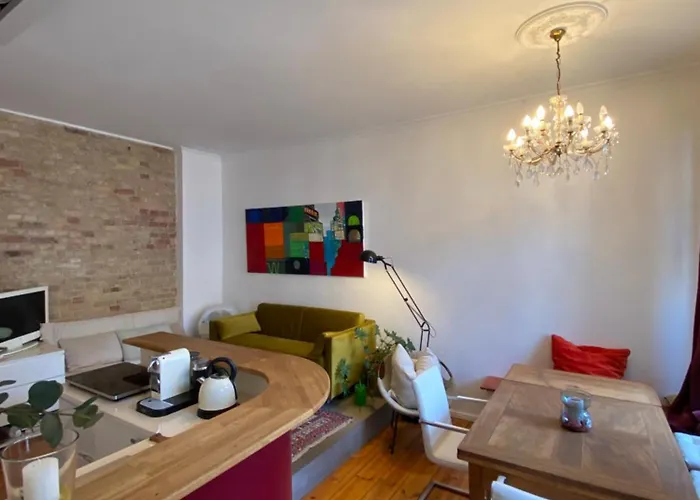 Beautiful Apartment Popular Area