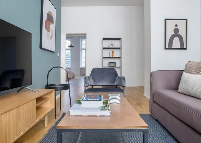 4Bdr Lovely Apartment Close To Everything