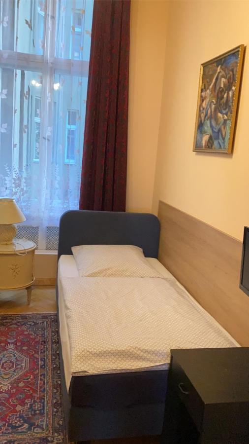 Gunia Guest house