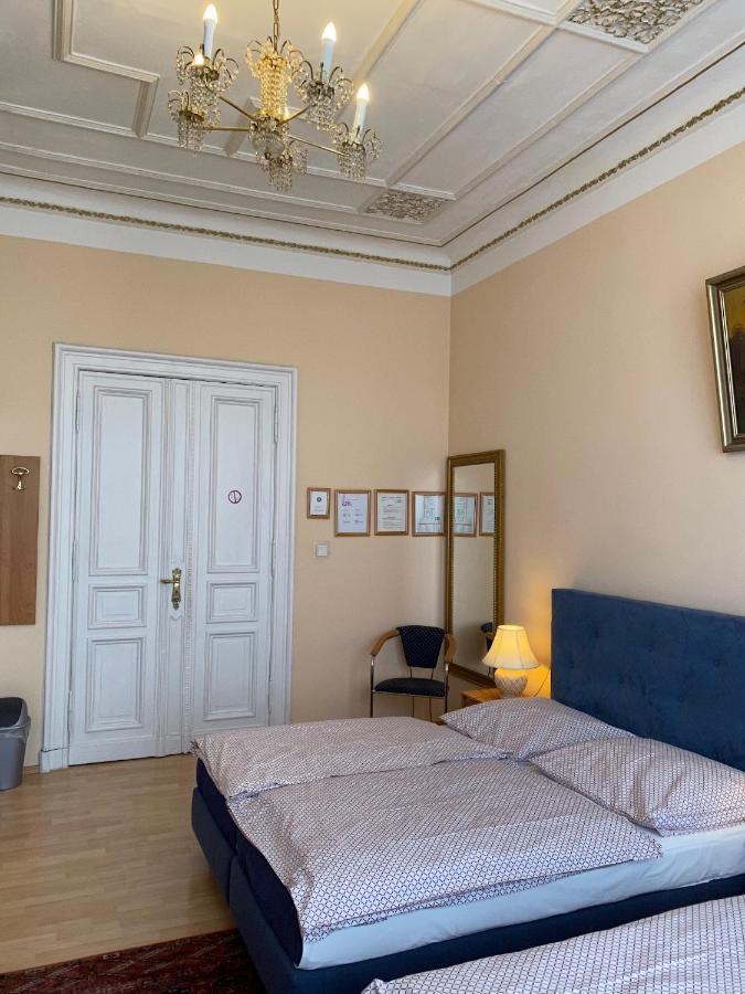 Gunia Guest house