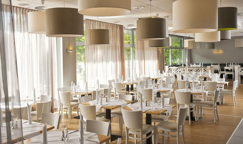 Hotel City East 4*