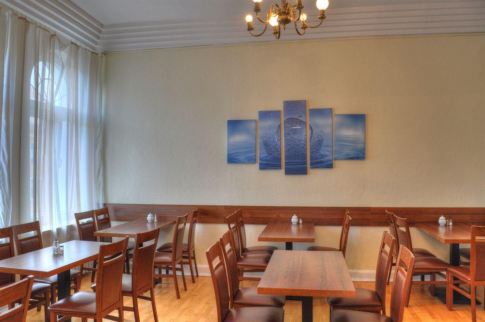 Selina West Hotel 3*