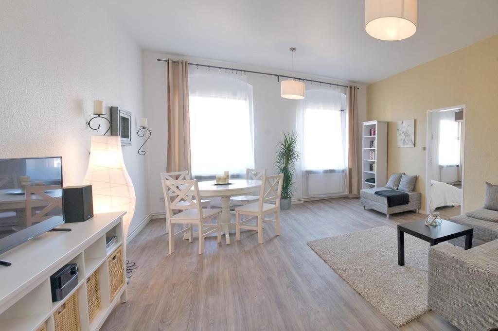 Apartment Feel At *