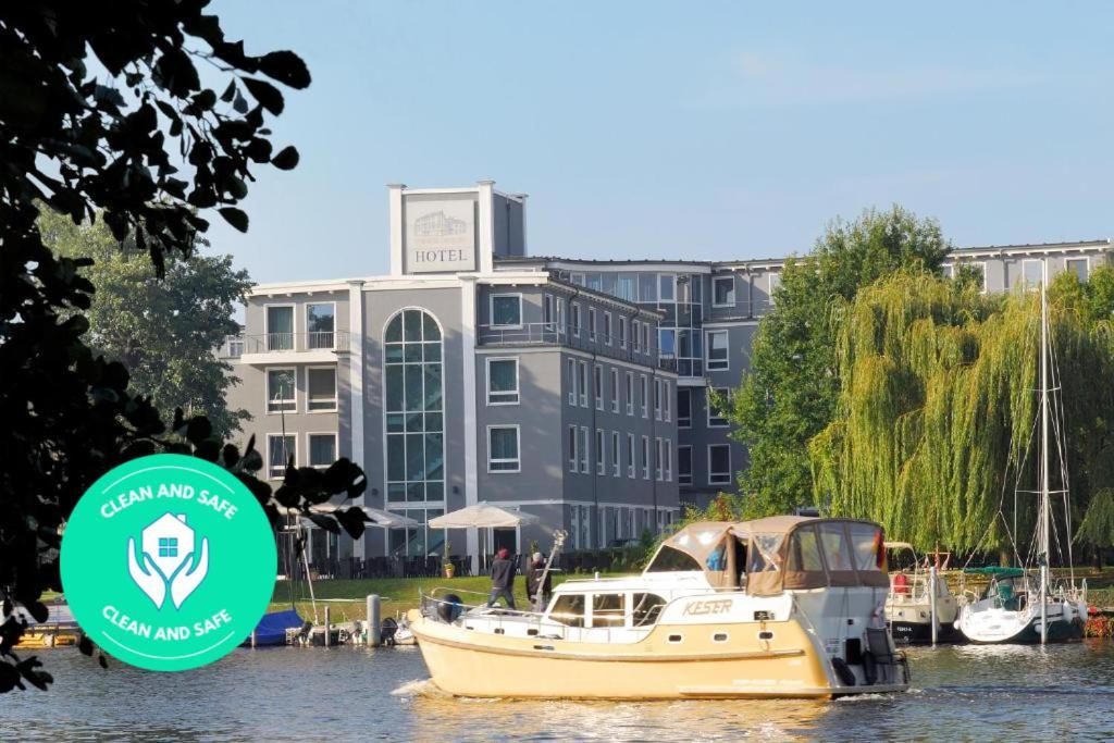 Am Schloss Koepenick By Golden Tulip Hotel 3*