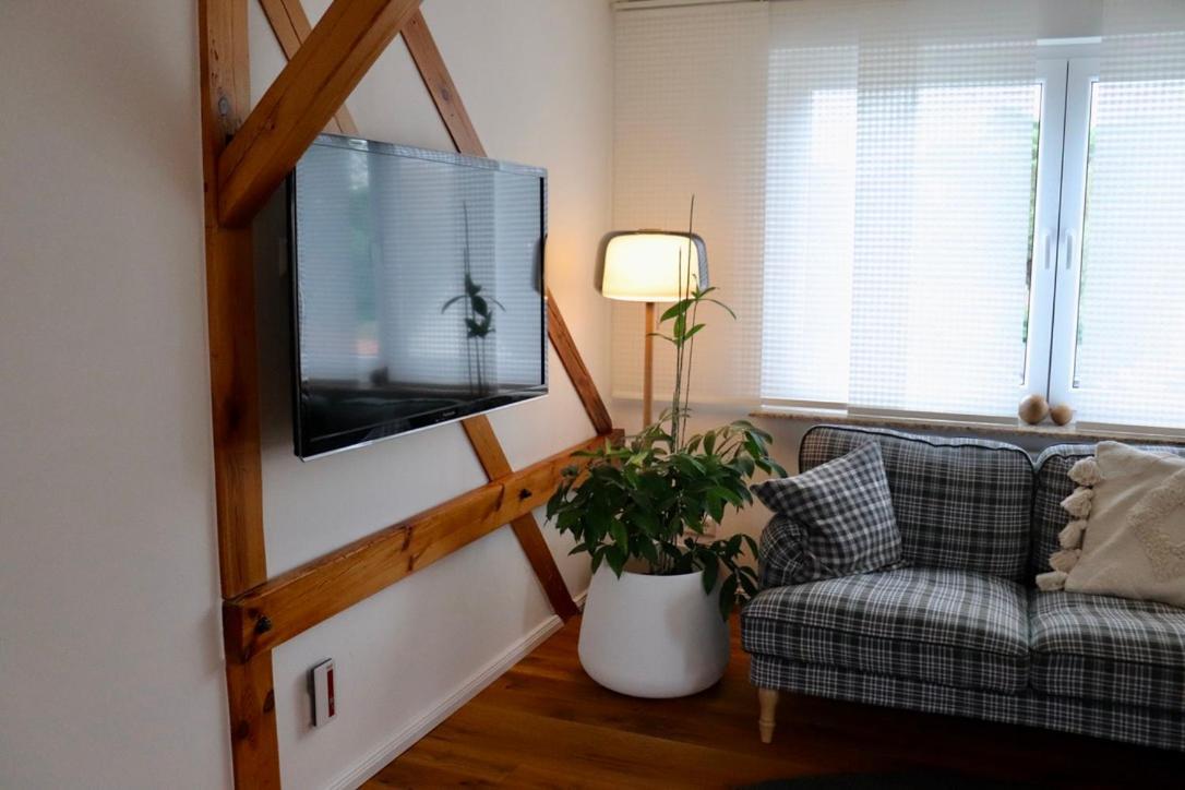 Green Caroline Apartment