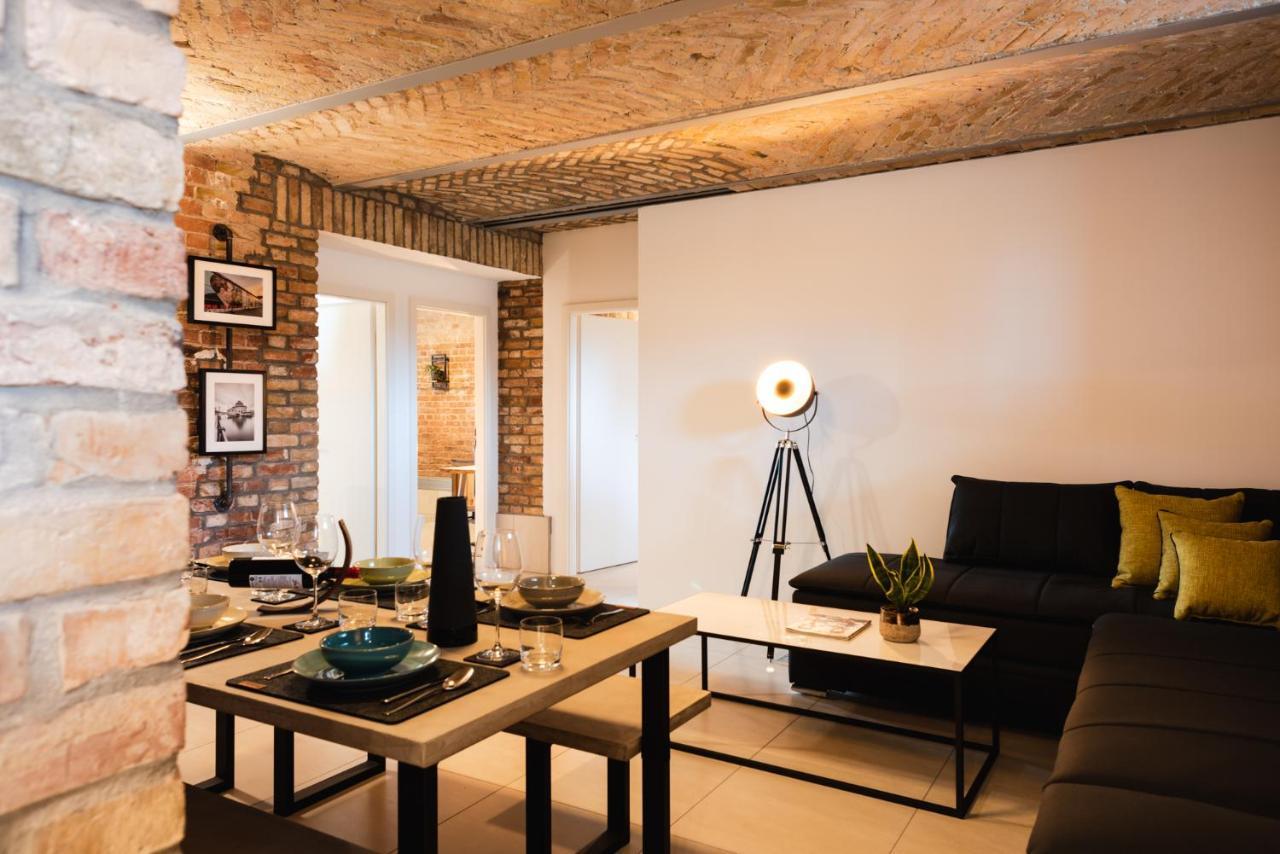 Apartment Luxurious Urban Living - Premium Downtown Next To Hbf