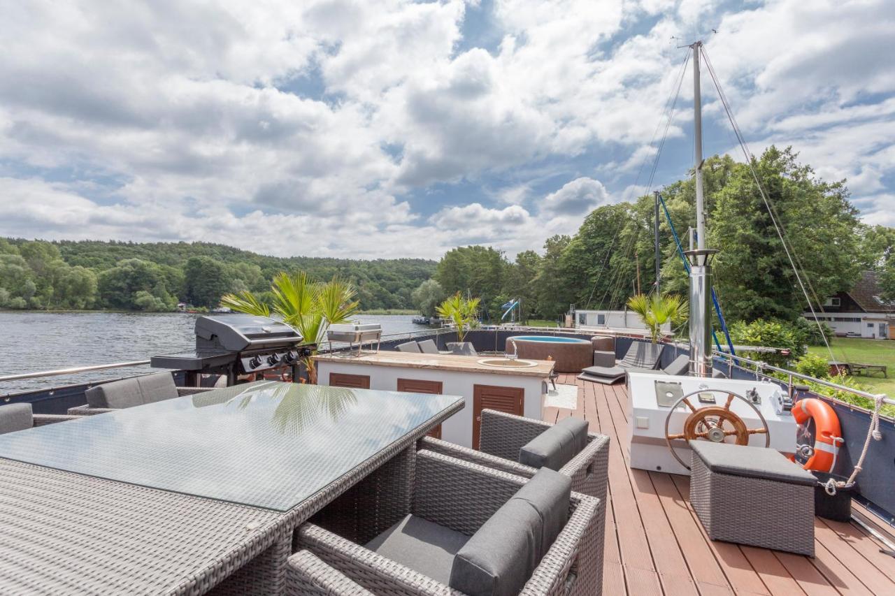 Hausboot Deluxe Botel Berlim