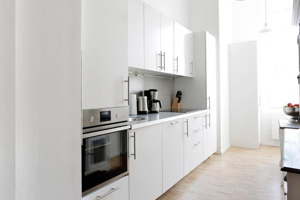 Sc 06 By Rockchair L Superhost Status L 4 Bedrooms Boxspringbeds 2 Bathrooms Balcony Elevator - Cozy Family & Business Flair Welcomes You! Apartment