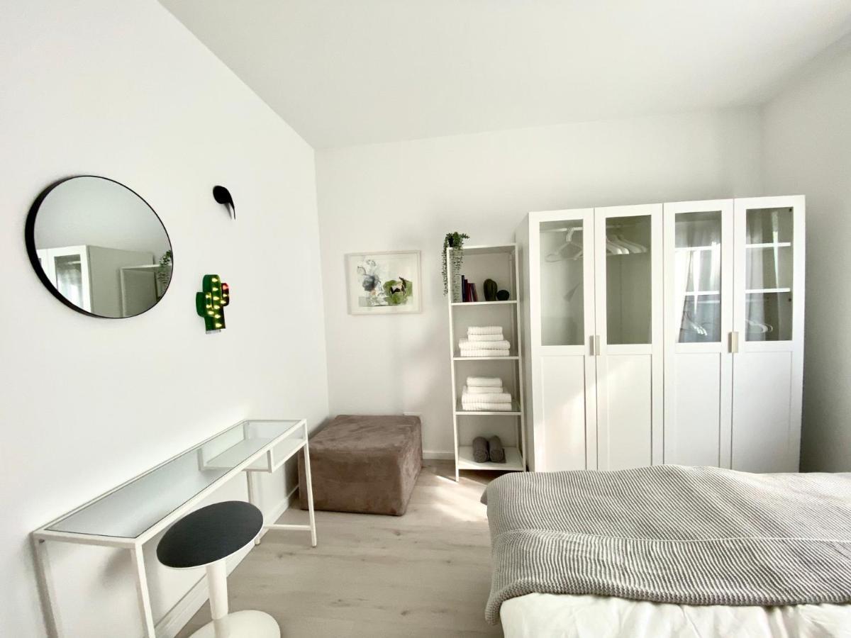 Modernes Apartment, Terrasse Und Garten Am Lilienthalpark Im Suedwesten Berlins Apartamento