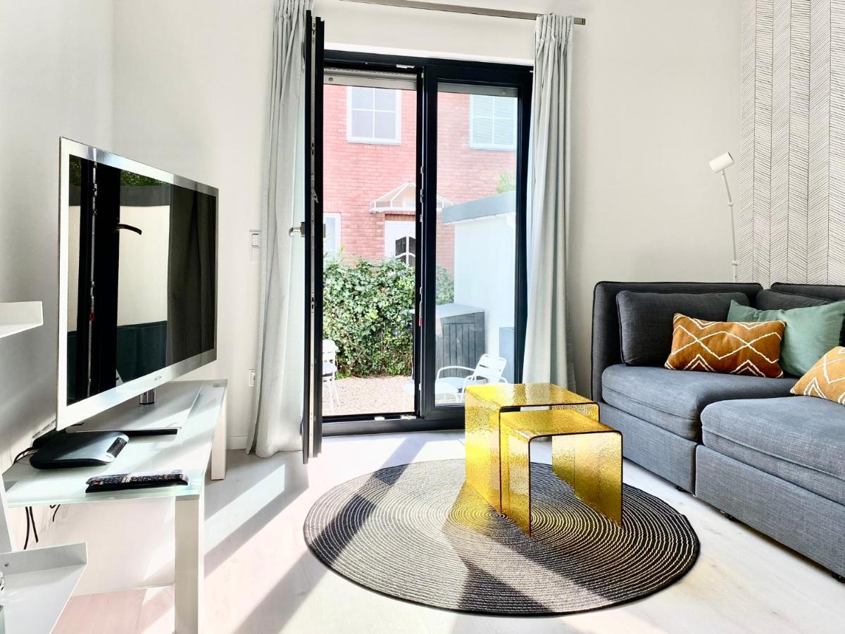 Modernes Apartment, Terrasse Und Garten Am Lilienthalpark Im Suedwesten Berlins *