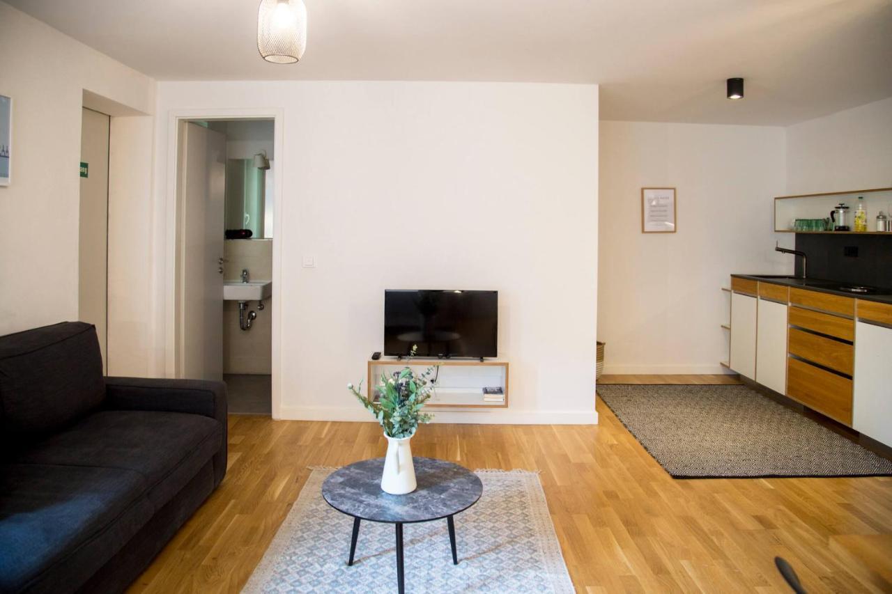 Madflats S-bahn Friedenau Apartment