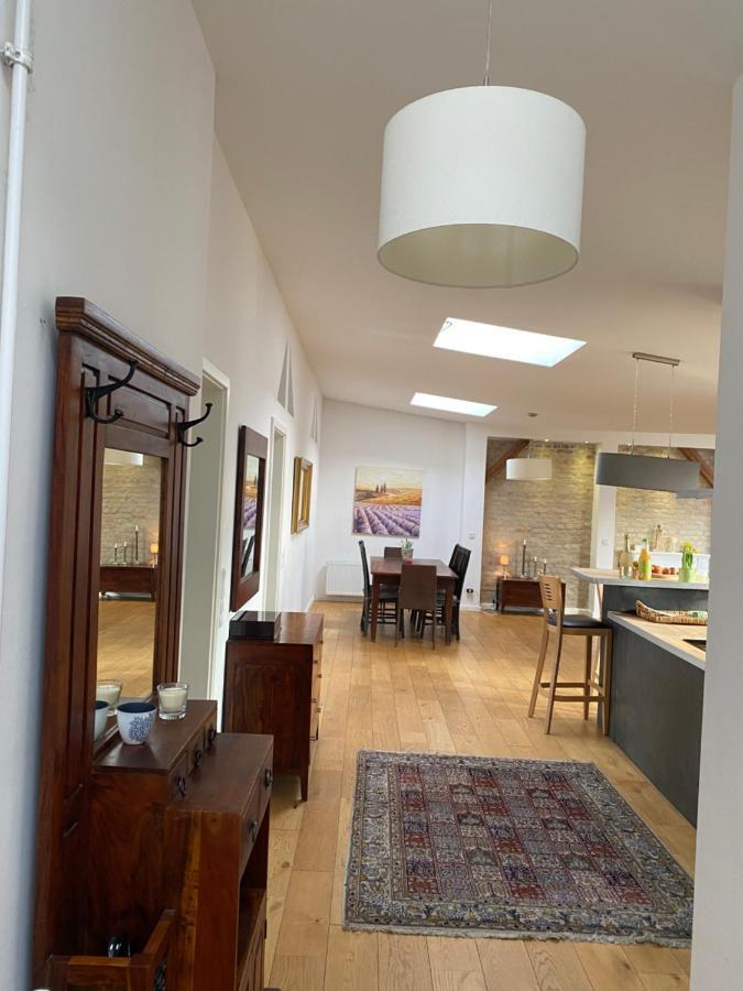 Feel At Apartment