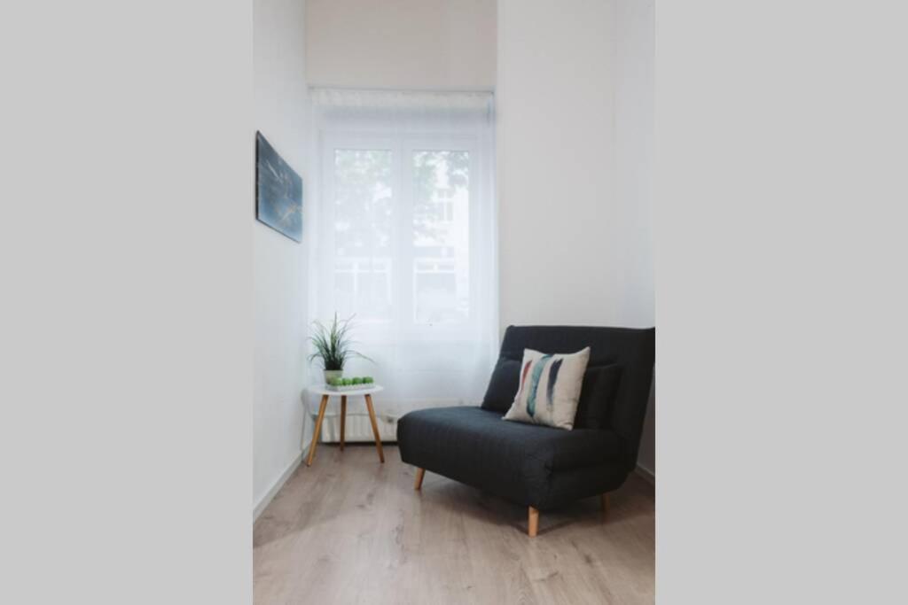 Near Shooping Center, 6 Guests Apartment