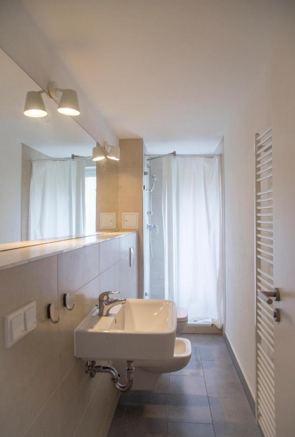 Madflats S-bahn Friedenau Apartment