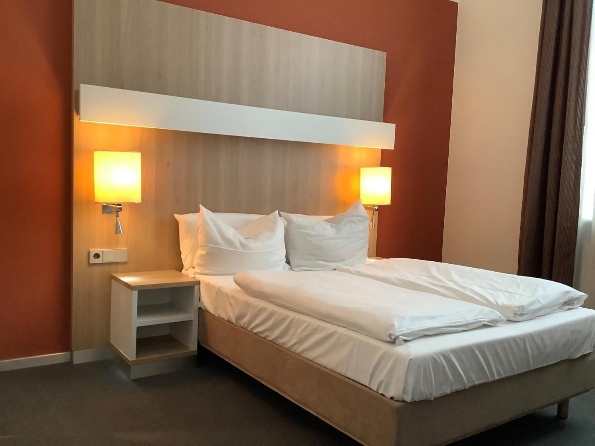 Hotel Gaestehaus Am Ukb 3*