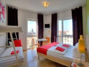 Meininger Alexanderplatz Hotel Berlin