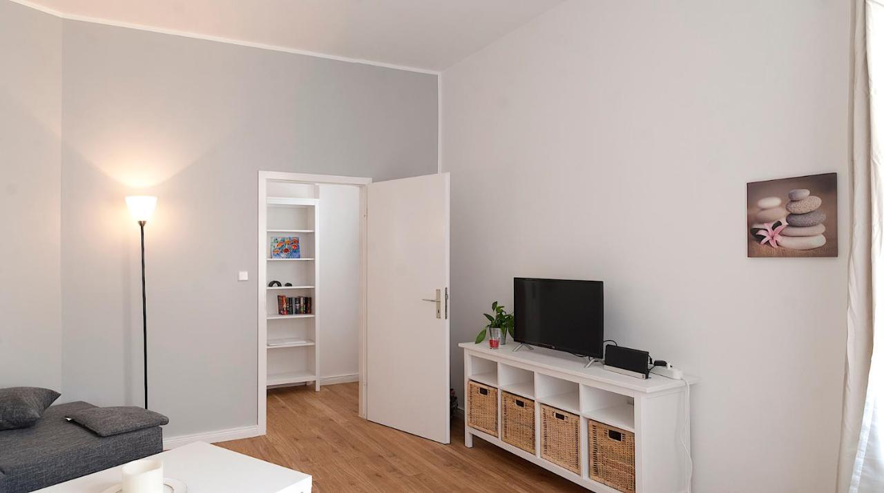 Apartment Feel At *