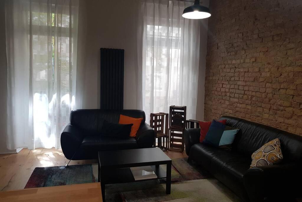 Tempelhoferfeld Apartment