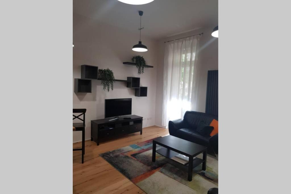 Tempelhoferfeld Apartment *