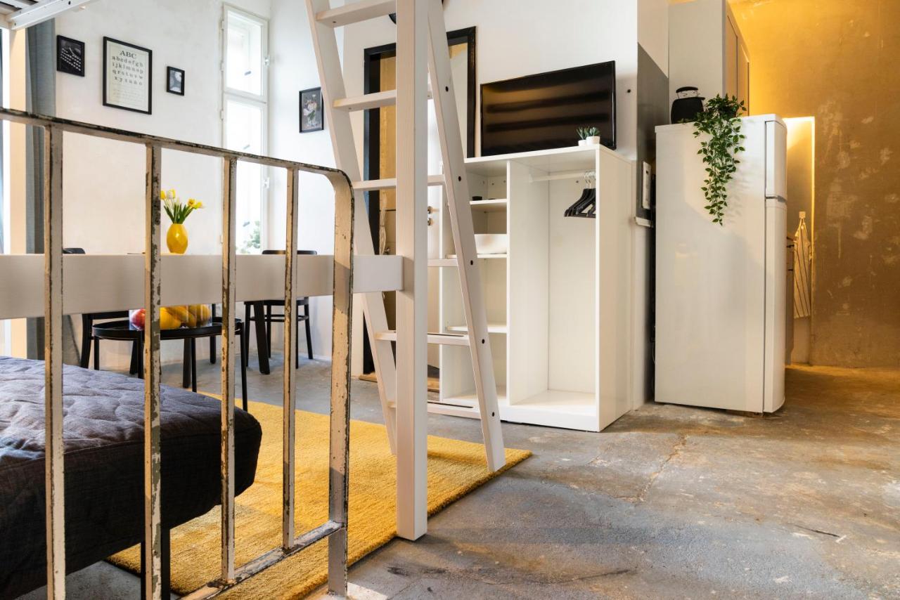 Shabby Chic +freshly Furnished +self Check-in * Berlin