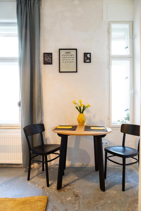 Shabby Chic +freshly Furnished +self Check-in Apartment Berlin