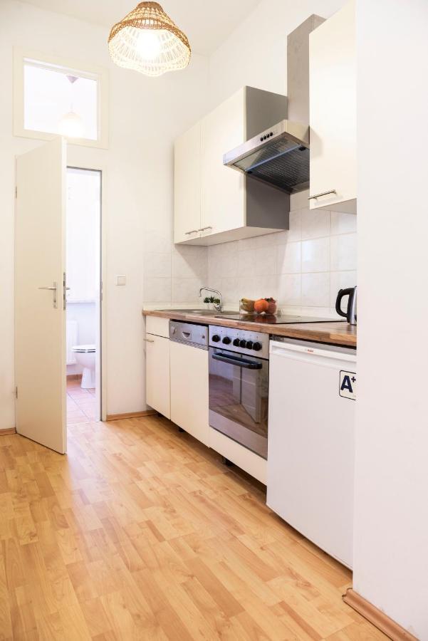 Cosy 2 Bedroom For 8 In Neukolln *