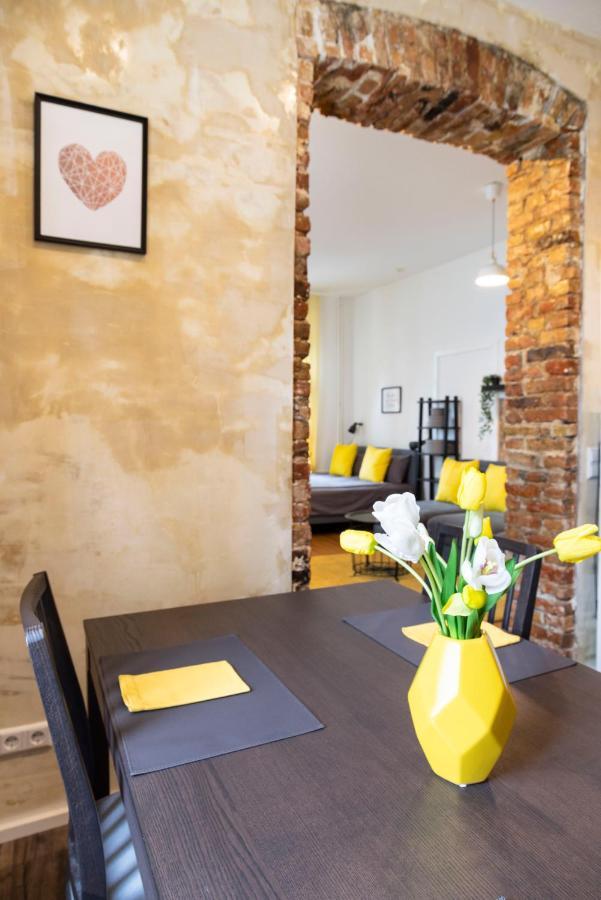 Shabby Chic +freshly Furnished&renovated * Berlin