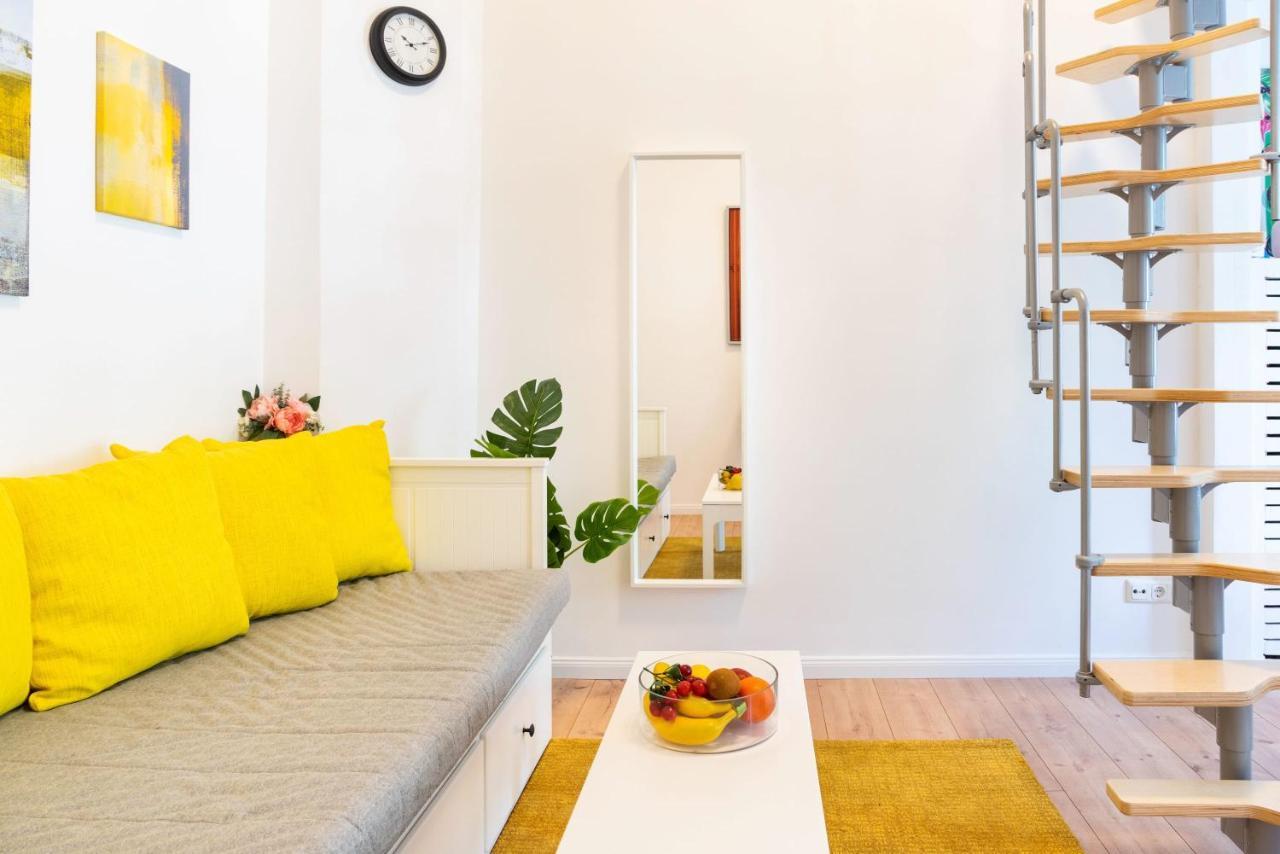 Spacious Loft Style In Willmersdorf Apartment
