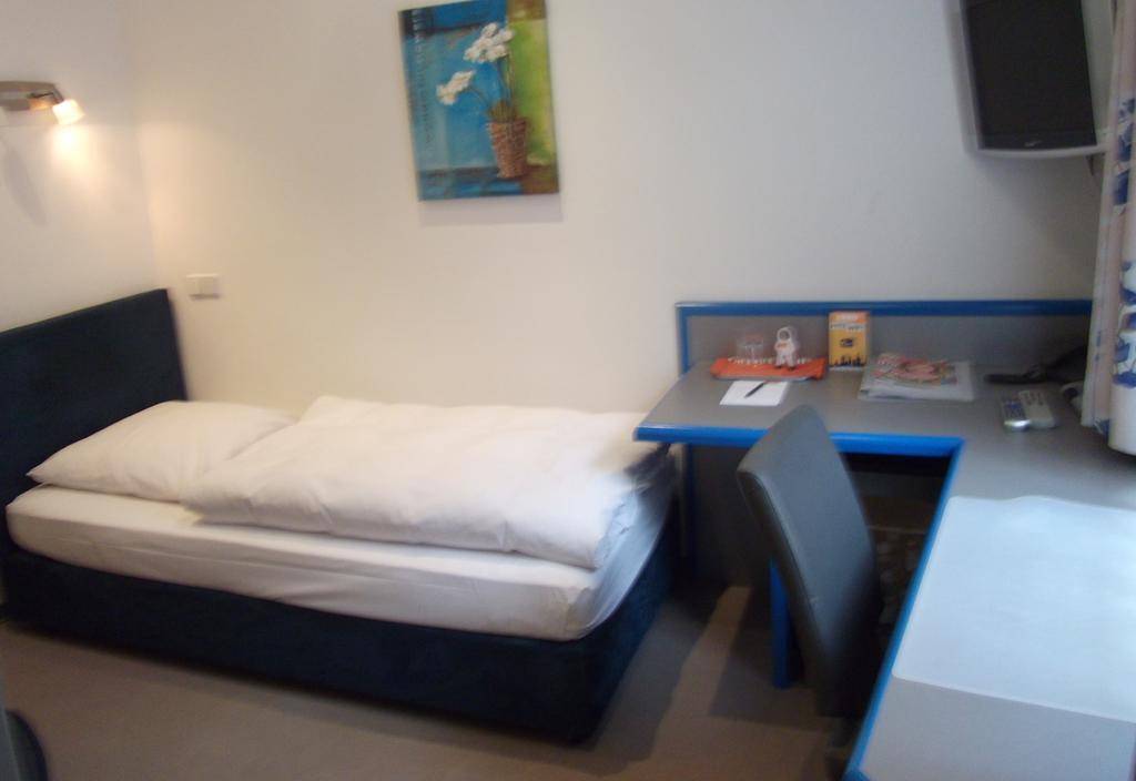 Alt - Tegel Hotel 3*