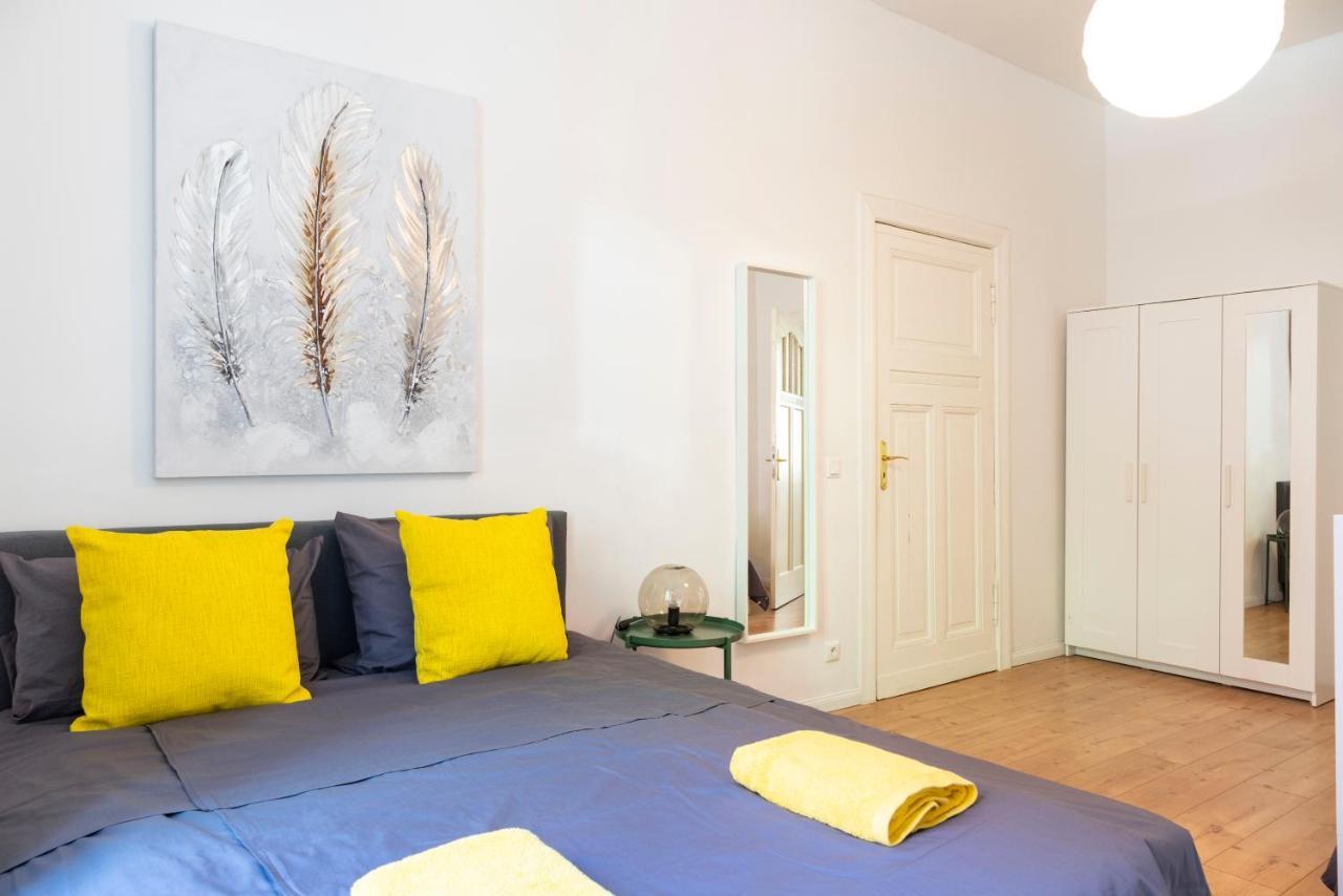 Freshly Renovated 2br&lr+walk-in Rainshower Apartment *