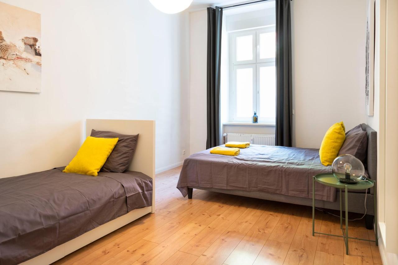 Freshly Renovated 2br&lr+walk-in Rainshower Apartment