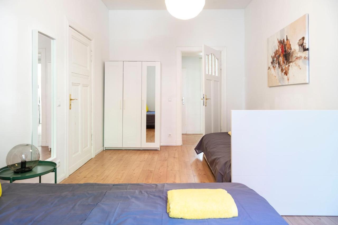 Apartment Freshly Renovated 2br&lr+walk-in Rainshower Berlin